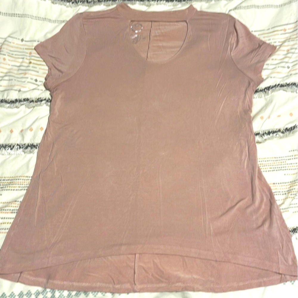 Maurices 24/7 Keyhole Top Size Large